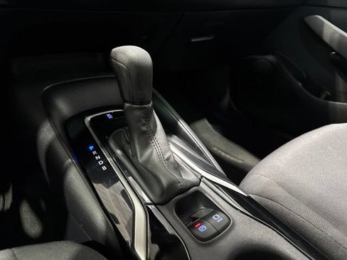 Used 2022 Toyota Corolla LE FWD image 15