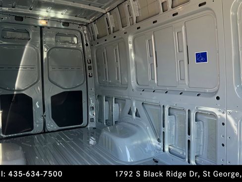 Used 2025 Mercedes-Benz Sprinter 3500 image 19