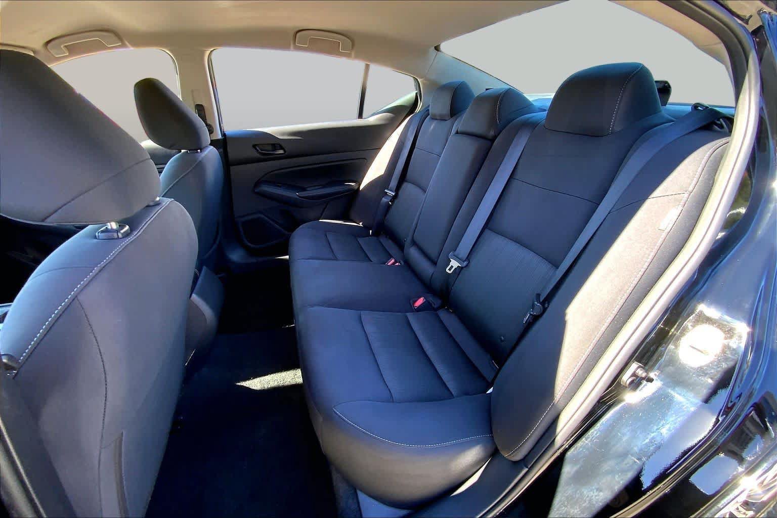 Used 2025 Nissan Altima 2.5 SV FWD image 19
