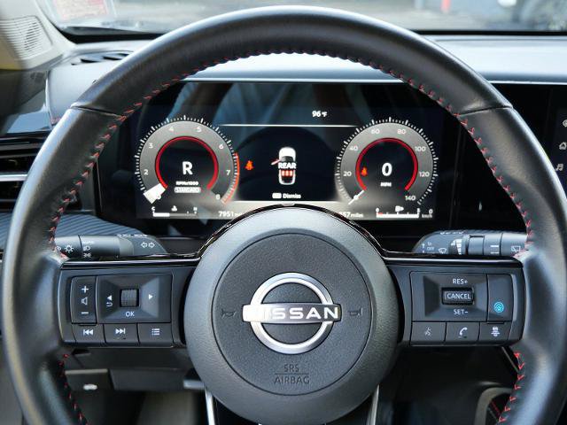 Certified 2025 Nissan Kicks SR AWD/4WD image 28