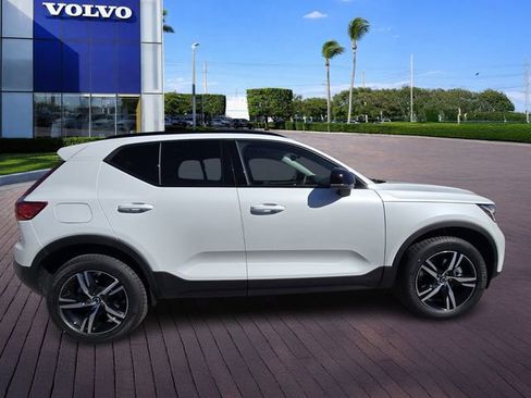 New 2026 Volvo XC40 B5 Core image 8