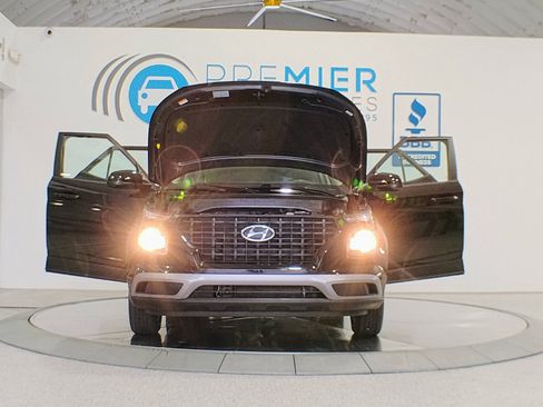 Used 2021 Hyundai Venue SE image 14
