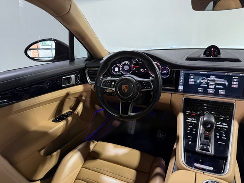 Used 2018 Porsche Panamera 4S AWD/4WD image 46