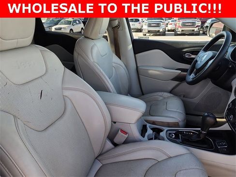 Used 2019 Jeep Cherokee Limited w/ Luxury Group image 19