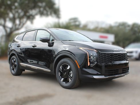 New 2026 Kia Sportage LX FWD image 3
