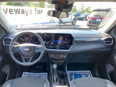 Used 2024 Chevrolet TrailBlazer LS w/ LS Convenience Package AWD/4WD image 18