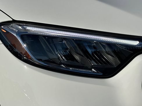 New 2025 Mercedes-Benz GLC 43 AMG 4MATIC image 10