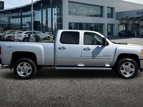 Used 2014 Chevrolet Silverado 2500 LT w/ Custom Sport Truck Package AWD/4WD image 3