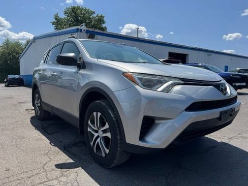 Used 2018 Toyota RAV4 LE w/ All Weather Liner Package AWD/4WD image 8