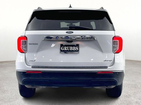 Used 2022 Ford Explorer XLT image 6