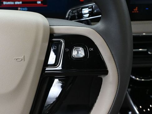 Used 2024 Lincoln Corsair AWD w/ Equipment Group 101A image 31