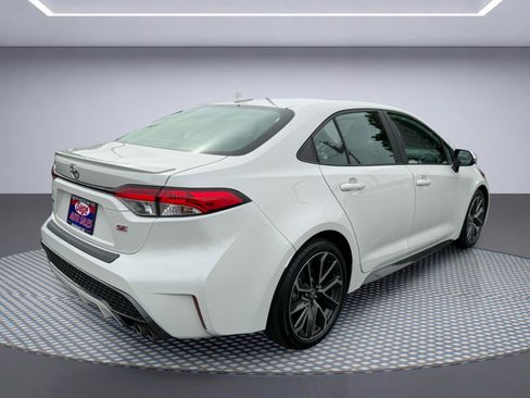 Used 2020 Toyota Corolla SE w/ SE Premium Package FWD image 8