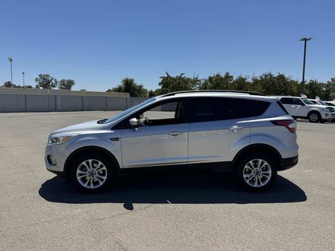 Used 2018 Ford Escape SE FWD image 6