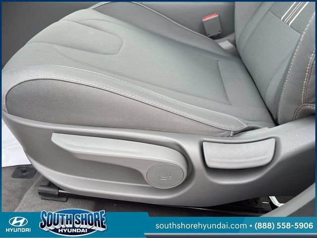 Certified 2022 Hyundai Elantra SEL w/ Convenience Package FWD image 17