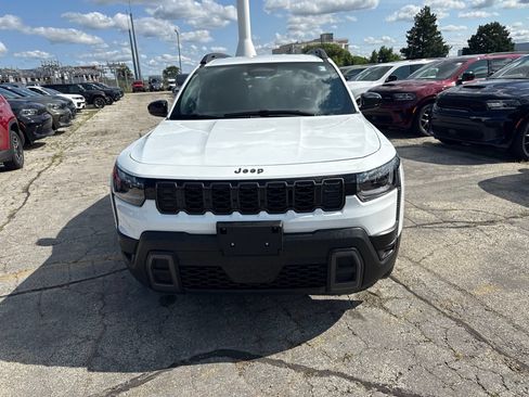 Used 2026 Jeep Cherokee Laredo AWD/4WD image 2