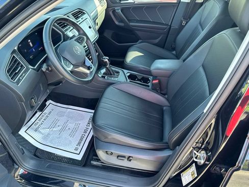 Certified 2022 Volkswagen Tiguan SE FWD image 13