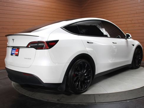 Used 2022 Tesla Model Y Performance image 19