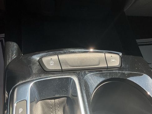 Used 2025 Chevrolet Trax LT FWD image 22