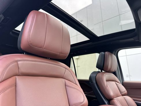 New 2026 Lincoln Navigator L Reserve AWD/4WD image 17
