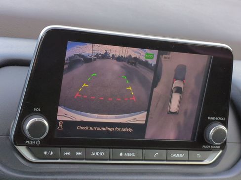 Used 2021 Nissan Rogue SV image 20