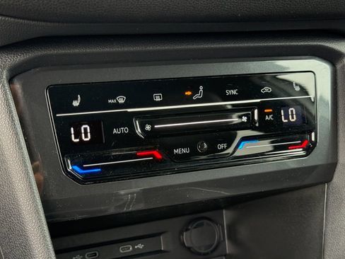 Used 2022 Volkswagen Tiguan SE R-Line AWD/4WD image 17