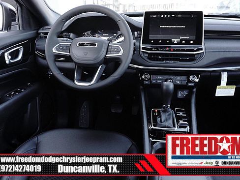 New 2026 Jeep Compass Latitude image 17