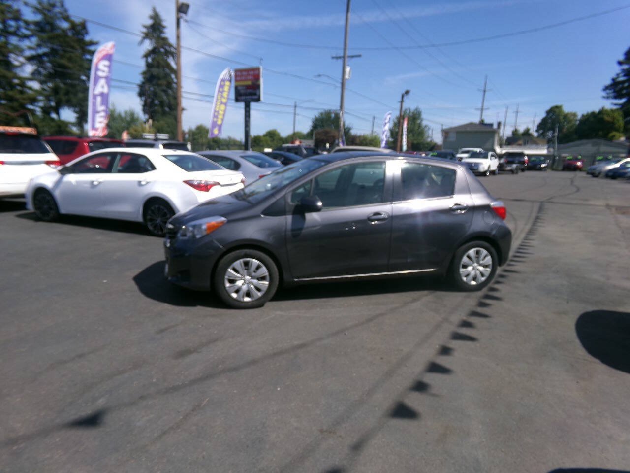 Used 2014 Toyota Yaris LE FWD image 1