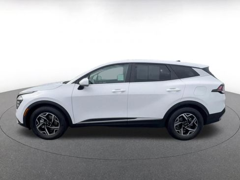 Used 2025 Kia Sportage LX FWD image 9
