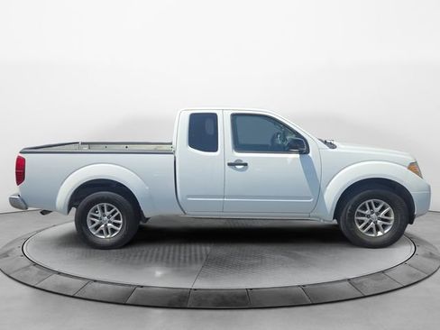 Used 2016 Nissan Frontier SV RWD image 6