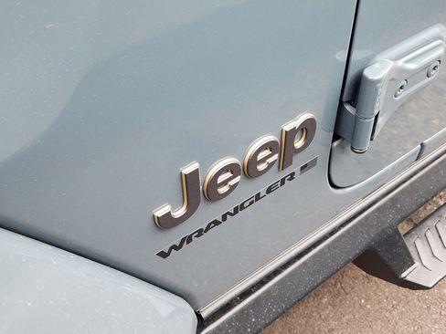 Used 2024 Jeep Wrangler Unlimited Rubicon 392 AWD/4WD image 8