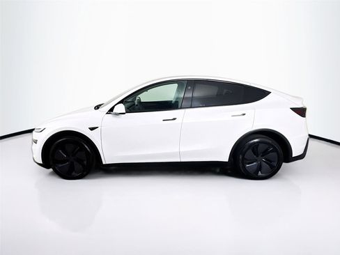 Used 2026 Tesla Model Y 2WD image 24