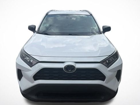 Used 2020 Toyota RAV4 LE image 2