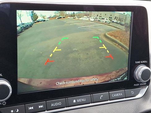 Used 2024 Nissan Sentra SV image 17