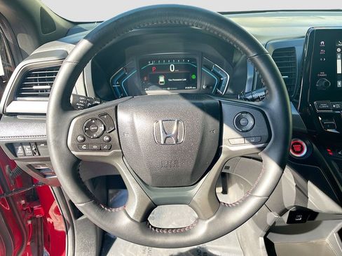 Used 2024 Honda Odyssey Sport image 11