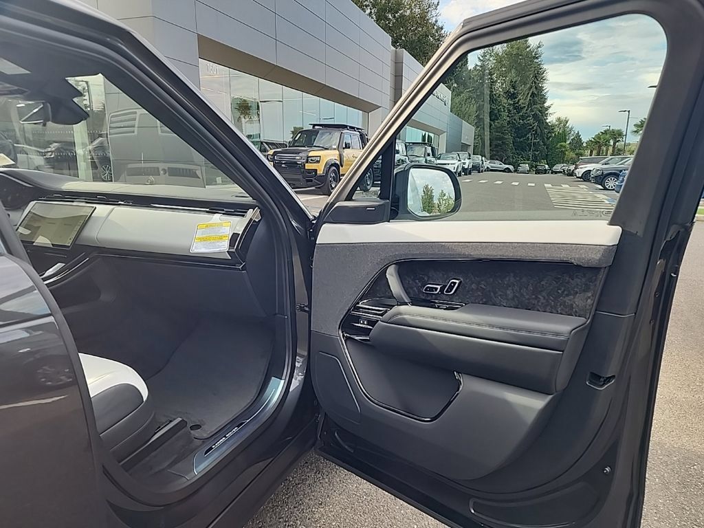 New 2026 Land Rover Range Rover Sport Dynamic SE AWD/4WD image 19