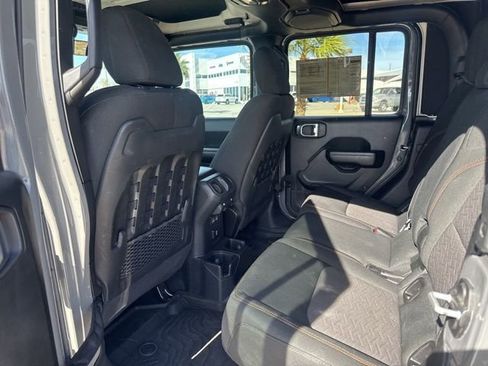 Certified 2021 Jeep Gladiator Mojave image 9