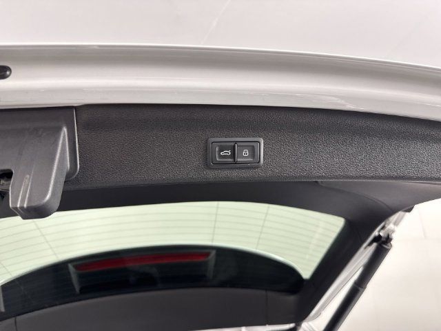 Used 2020 Audi Q3 2.0T Prestige w/ Prestige Package AWD/4WD image 36