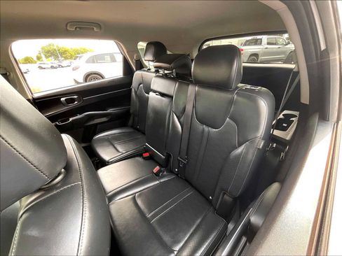 Used 2024 Kia Sorento S FWD image 27
