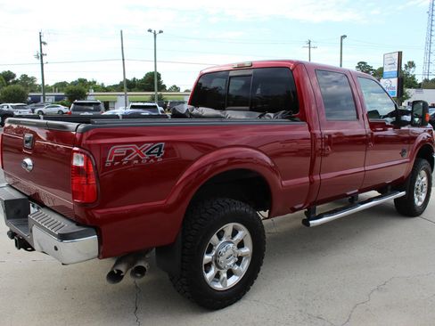 Used 2015 Ford F250 Lariat w/ Lariat Interior Package AWD/4WD image 5