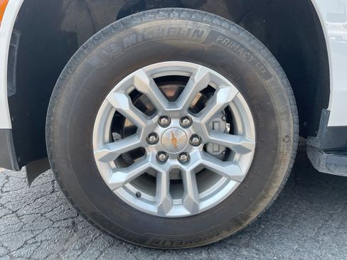 Used 2025 Chevrolet Tahoe LT AWD/4WD image 15