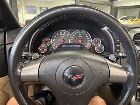 Used 2006 Chevrolet Corvette Coupe w/ Preferred Equipment Group RWD image 46