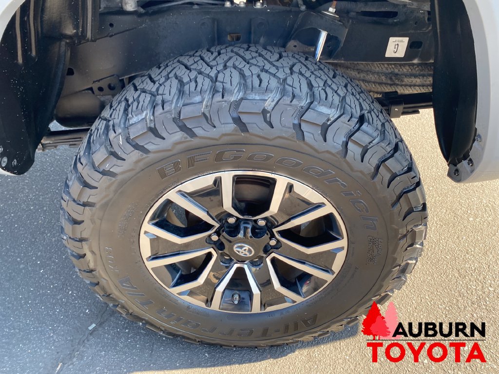 Used 2020 Toyota Tacoma TRD Sport w/ TRD Premium Sport Package AWD/4WD image 22