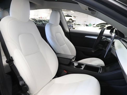Used 2021 Tesla Model 3 Performance image 13