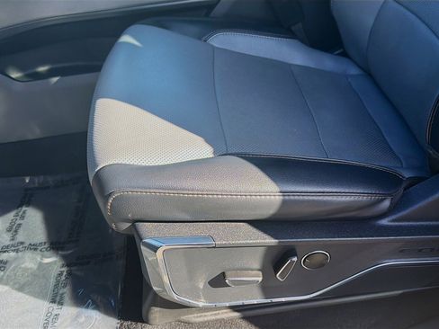 Used 2023 Ford F150 Lightning Lariat image 15