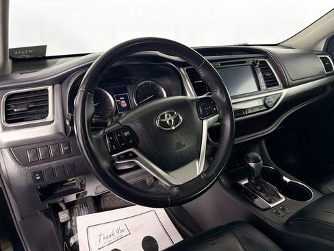 Used 2016 Toyota Highlander XLE AWD/4WD image 9