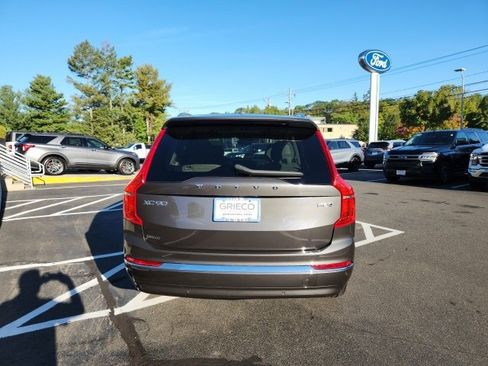 Used 2024 Volvo XC90 B6 Plus image 4