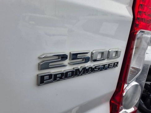 Used 2023 RAM ProMaster 2500 FWD image 8