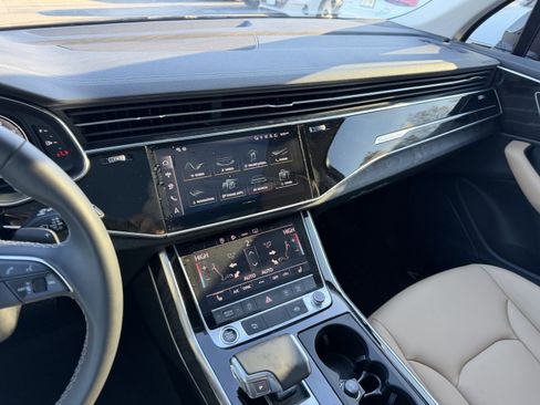 Used 2025 Audi Q7 2.0T Premium w/ Convenience Package image 17