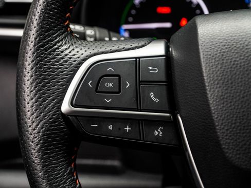 Used 2022 Toyota Sienna XSE image 27