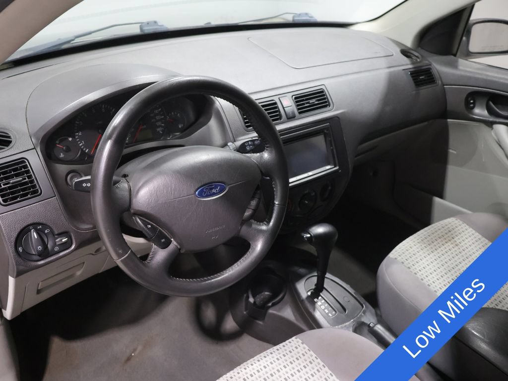 Used 2007 Ford Focus S FWD image 3